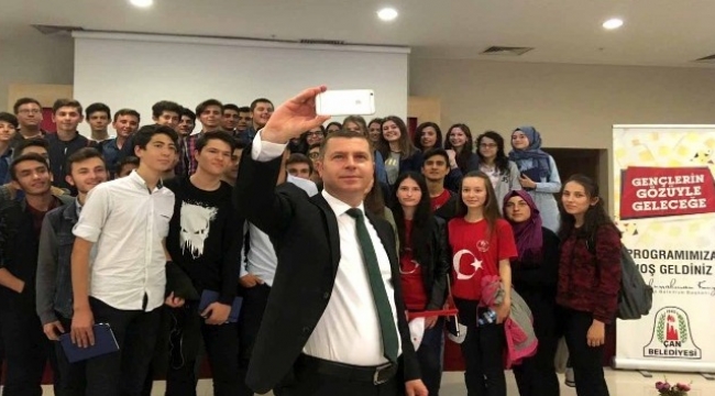 Başkan Kuzu gençlerle bir araya geldi