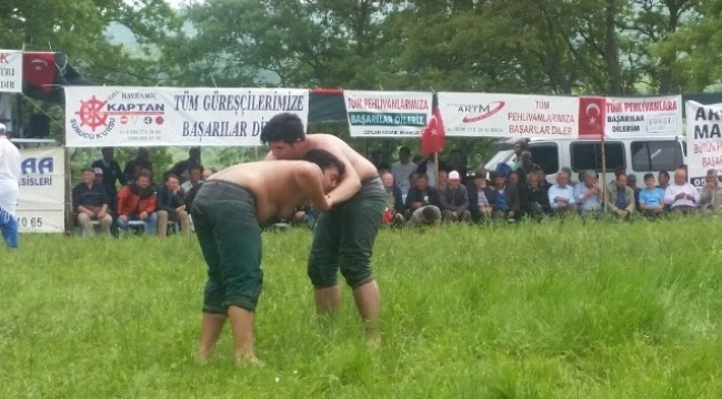Halilağa köyü 3. yağlı pehlivan güreşleri yapıldı