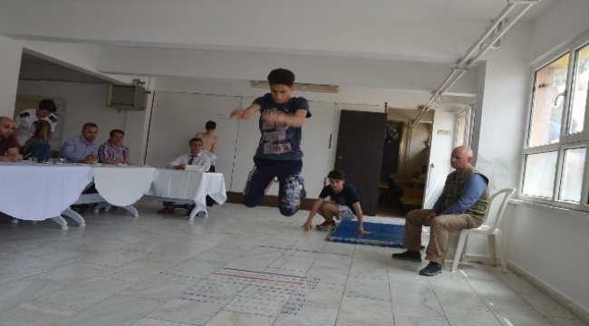 Öğrenciler mülakatta ter döktü