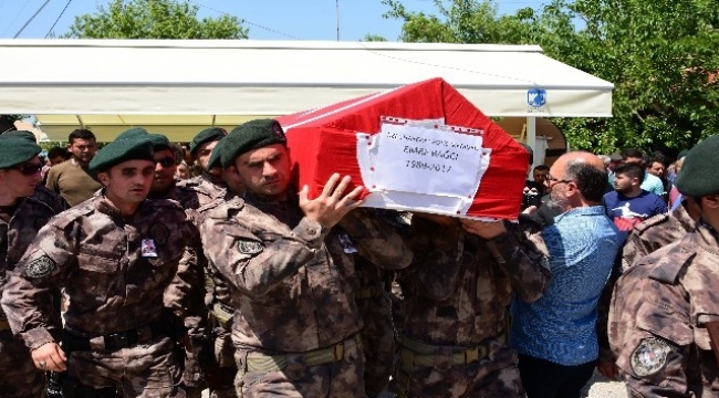 Organlarıyla 7 kişiye umut olan şehit polis göz yaşlarıyla uğurlandı