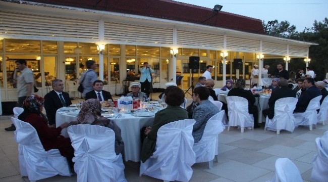 Şehit aileleri ve gaziler iftar yemeğinde bir araya geldi