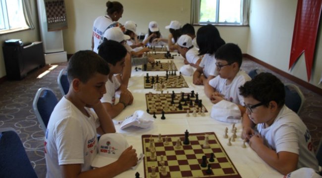 Kale Gibi Gelecek-Satranç Eğitim Projesi' Start Aldı
