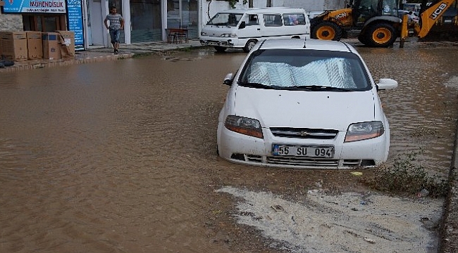 Lapseki’de sel felaketi