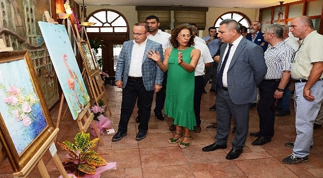 Turan, ‘Heykel resimler’ sergisinin açılışını yaptı