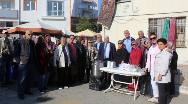 Lapseki ve Çardak Belediyeleri Aşure İkramında Bulundu