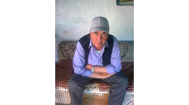 Evin Damında Kendini Astı