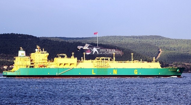 Doğalgaz tankeri Çanakkale Boğazı’ndan geçti