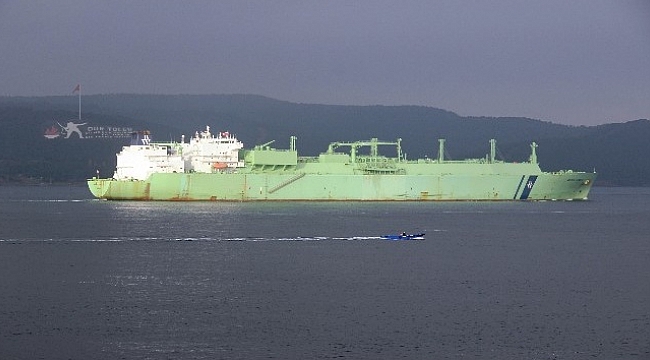 Doğalgaz tankeri Çanakkale Boğazı’ndan geçti