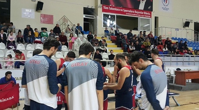 Umurbey Belediyespor rakip tanımıyor