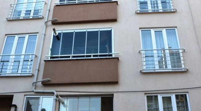 3 Yaşındaki Çocuk 4. Kattan Düştü
