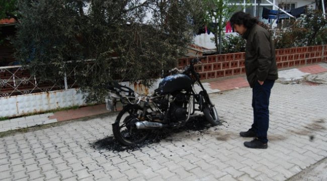 Bayramiç'te Motosikleti Yaktılar