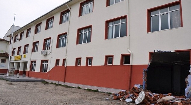 Çanakkale’de hırsızlar okulu soydu