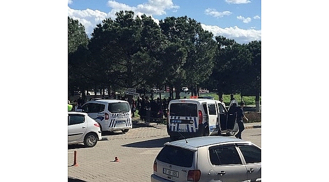 Freni Boşalan Araç Eve Girdi Küçük Çocuğu Ezdi