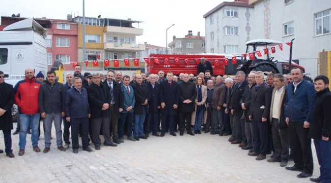 Lapsekili Muhtarlar Afrin'e Traktör Gönderdi