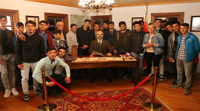 TÜM TÜRKİYE MEHMET AKİF İÇİN BAYRAMİÇ'TE