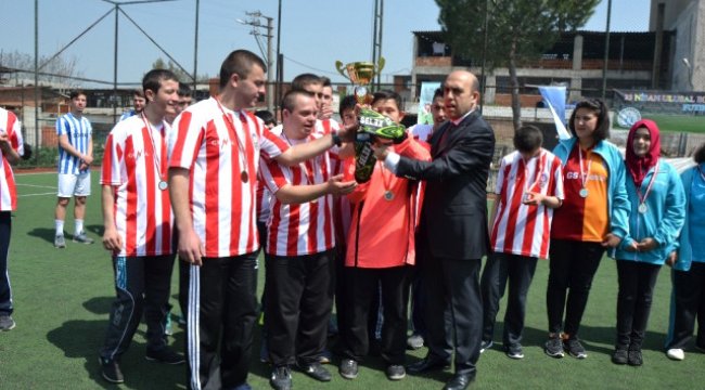 Biga'da Minikler Futbol Turnuvası