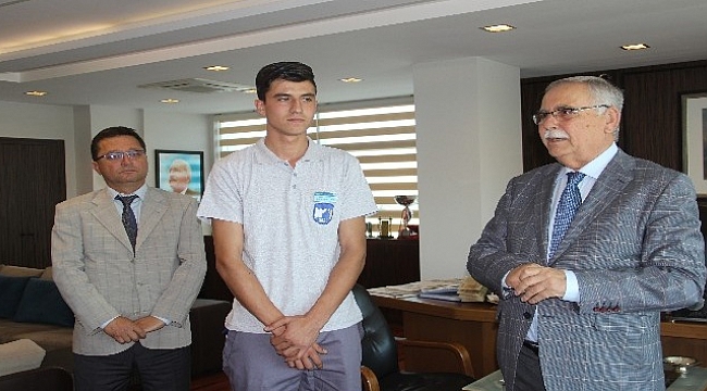 Küçük kızı ölümden son anda kurtaran personel ödüllendirildi