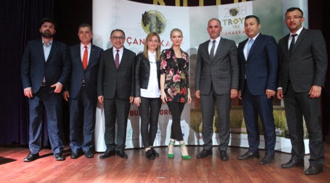 Pelin Çift ve Prof. Dr. Tufan Gündüz ile 'Çanakkale'den Milli Mücadeleye'