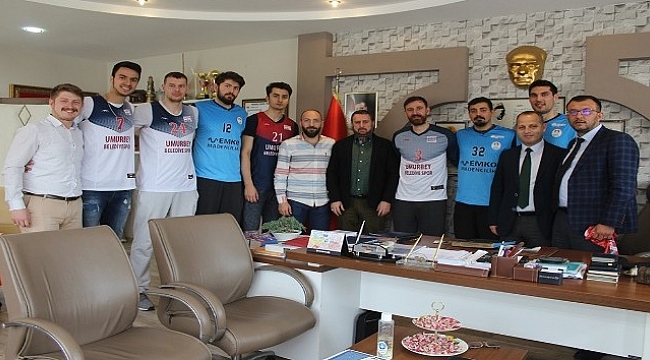 Umurbey Belediyesporyeni transferlerini tanıttı