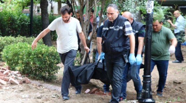 Çanakkale'de Halk Bahçesi'nde Erkek Cesedi Bulundu