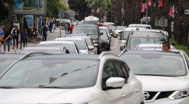 Çanakkale'de Tatilcilerin Yoğunluğu Erken Başladı