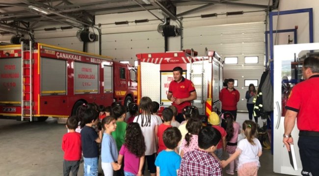 Çanakkale İtfaiyesi Minikleri Ağırladı