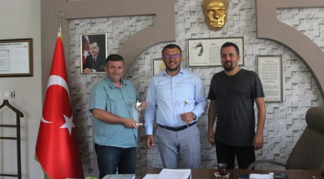 Başkan Yavaş'a Teşekkür Plaketi