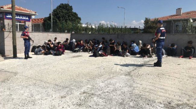 Minibüsten 45 Kaçak Çıktı