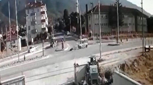 Motosiklet Sürücüsünün Öldüğü Kaza Kamerada