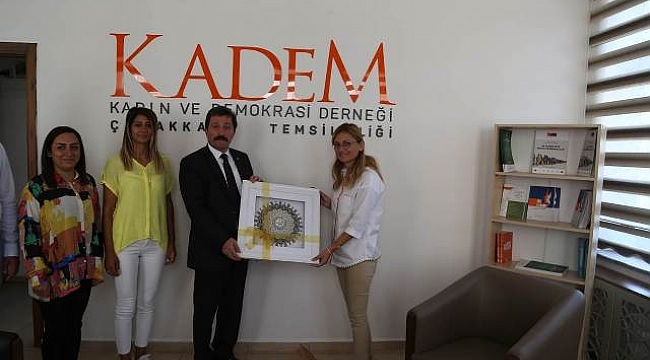 Vali Orhan TAVLI Kadın ve Demokrasi Derneği Çanakkale Şubesini Ziyaret etti.