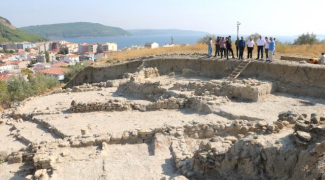 Maydos Kilisetepe Höyüğü'nde 4 Bin Yıllık Savunma Duvarı Kalıntıları Bulundu