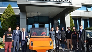 Umurbey Belediyesi sponsor oldu, ÇOMÜ'lü öğrenciler konuşan elektrikli otomobil üretti