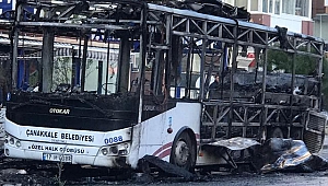 Çanakkale'de Halk otobüsü alev alev yandı!