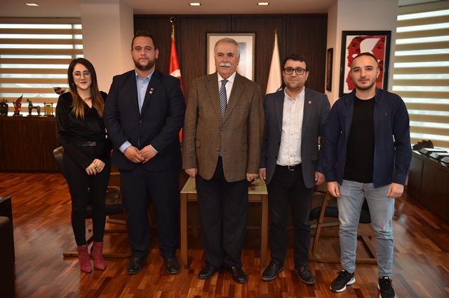 Gençlerden Başkan Gökhan'a Teşekkür Ziyareti