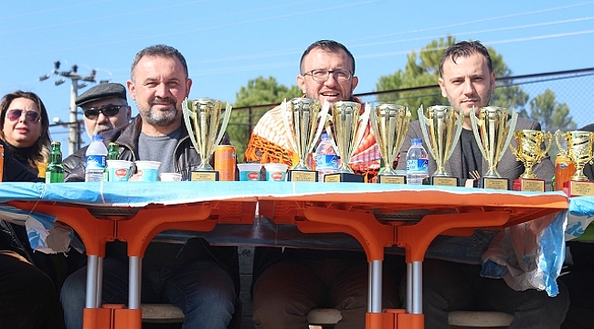 29. Geleneksel Umurbey Deve Güreşleri Festivali nefes kesti