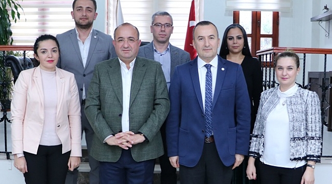 ÇANAKKALE  BELEDİYE BAŞKAN ADAYI AYHAN GİDER’DEN  ÇANAKKALE BAROSU’NA ZİYARET