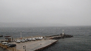 Çanakkale'de fırtına etkili oluyor: Boğaz kapatıldı