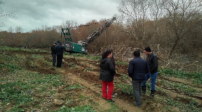 Derede kaybolan araçta bulunan Barış Kurt'u arama çalışmaları sürüyor