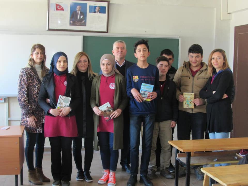 KADEM’den öğrencilere kitap desteği