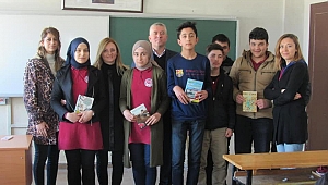 KADEM’den öğrencilere kitap desteği