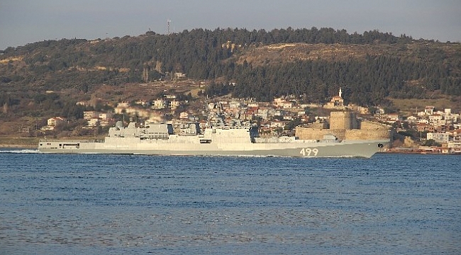 Rus savaş gemisi Çanakkale Boğazı'ndan geçti