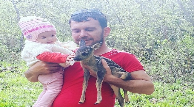 2 yavru ile yan yana selfie