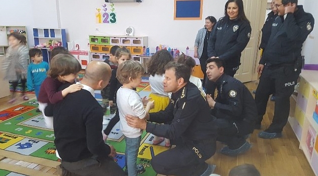Görme engelli çocuklara ‘Çikolata' etkinliği