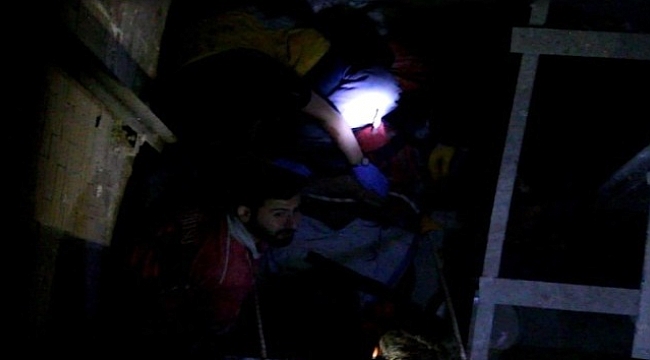 Asansör boşluğuna düşen işçi için seferber oldular