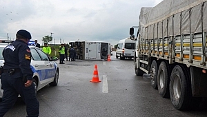 Çanakkale'de Üniversite öğrencilerini taşıyan minibüs devrildi: 25 yaralı