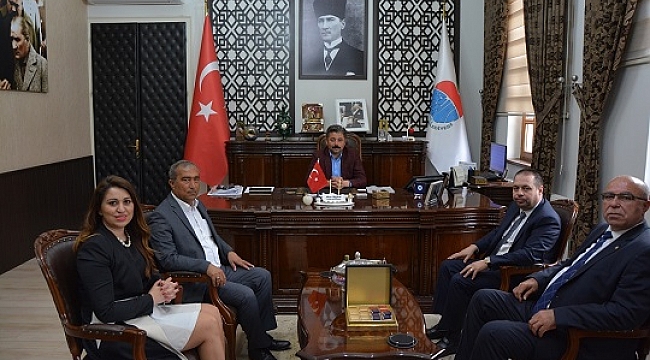 ÇANAKKALE TİCARET BORSASI HEYETİ  BAYRAMİÇ BELEDİYE BAŞKANI MERT UYGUN’U ZİYARET ETTİ