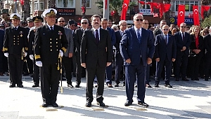 29 Ekim kutlamaları çelenk sunma töreni ile başladı