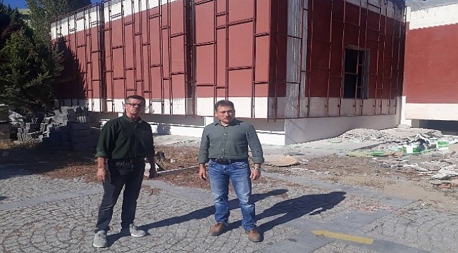 Başkan Ölçek, modern kütüphaneyi inceledi