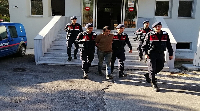 Cezaevi firarisi çatıda yakalandı