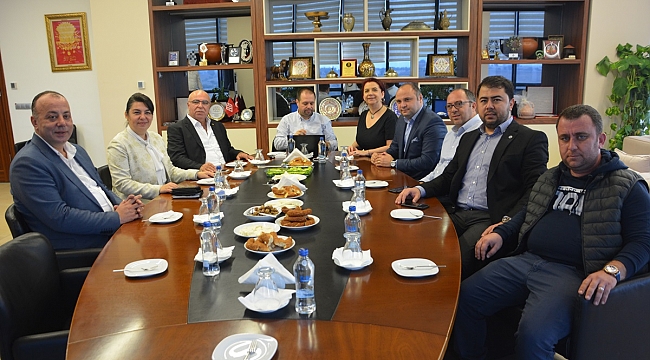 ÇANAKKALE AK PARTİ MİLLETVEKİLİ JÜLİDE İSKENDEROĞLU ÇTSO YÖNETİM KURULUNU ZİYARET ETTİ